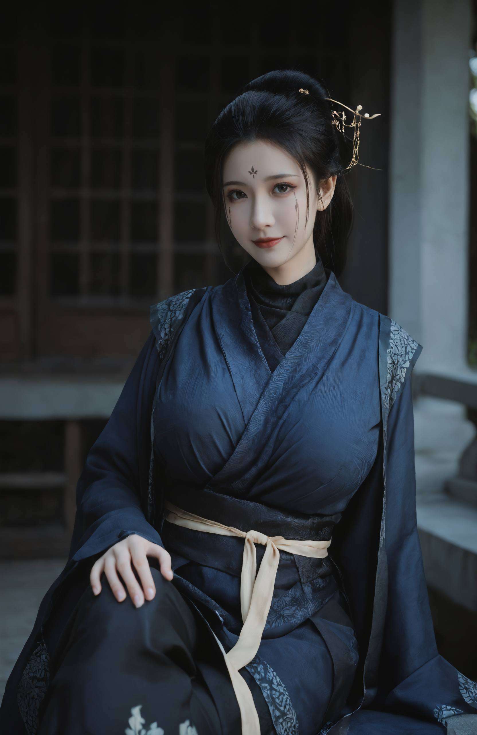 简直是国漫女神中的战斗机！快来围观整天在朋友圈里秀她的动态封面