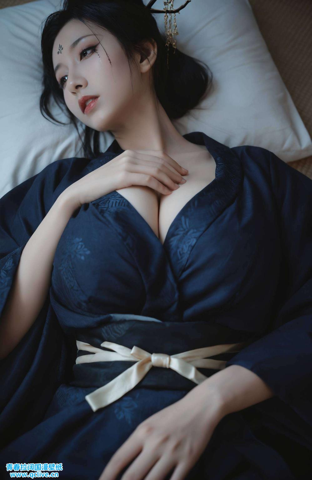 四妹丝袜壁纸倩影动人